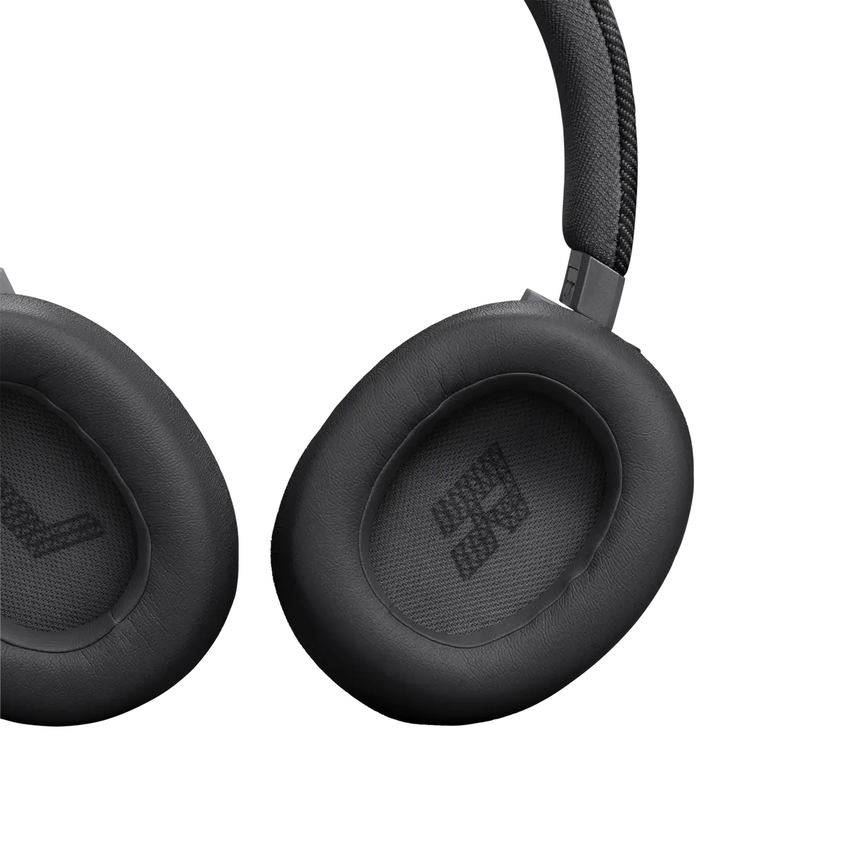 JBL Live 770NC in Black, ear cushions